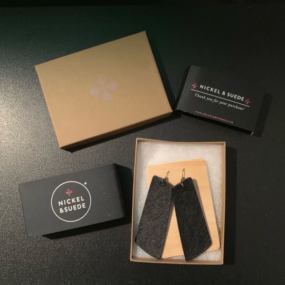 Nickel and Suede Onyx Gem Leather Earrings